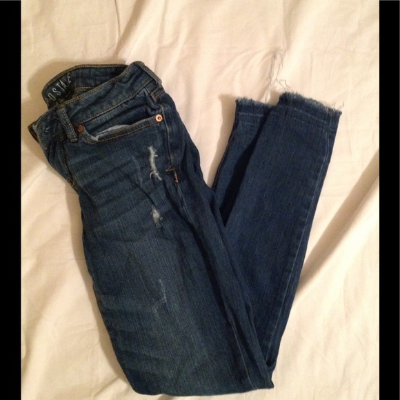 Aeropostale Denim - Junior's sz 0 AEROPOSTALE distressed skinny jeans Aeropostale Denim - Junior's sz 0 AEROPOSTALE distressed skinny jeans
